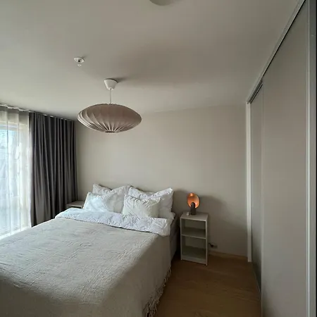 Daire Modern With Balcony And Free Parking Sola