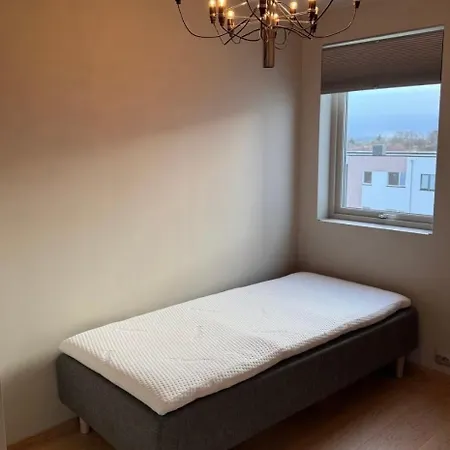 Daire Modern With Balcony And Free Parking Sola