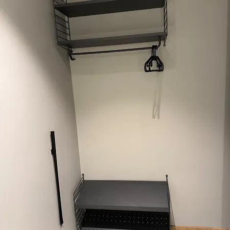 Modern With Balcony And Free Parking Sola